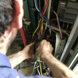 Installation de câblage électrique pour réseau informatique Barentin